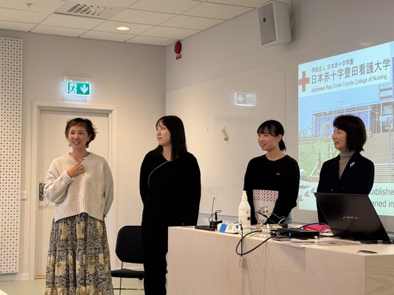 Besökare från The Japanese Red Cross Toyota College of Nursing. Foto: RKH