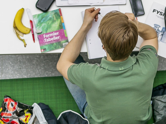 Student som pluggar. Foto: Mostphotos