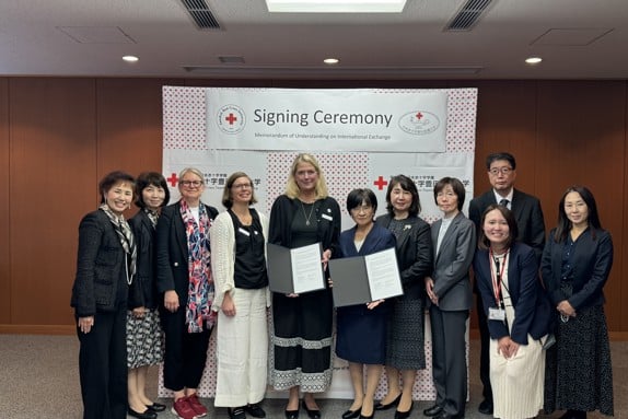 Nytt samarbete med Japanese Red Cross Toyota College och Nursing. Foto: RKH