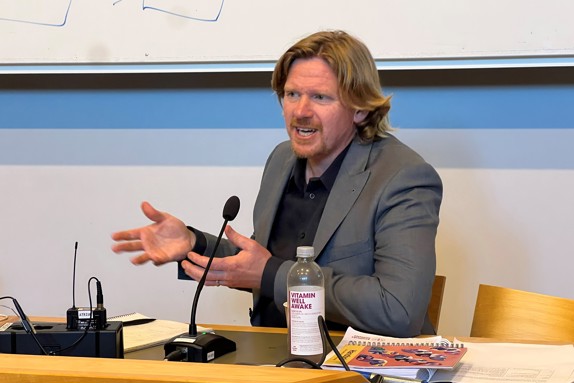 Henrik Nilsson disputerar sin avhandling. Foto: RKH