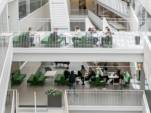 Bild över lokalerna vid Röda Korsets Högskola. Foto:RKH