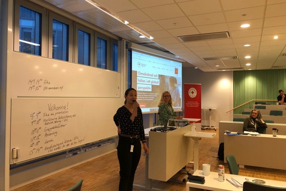 Nadia Benabou, handläggare för internationella utbyten och studentkontakter vid Röda Korsets Högskola. Foto: RKH