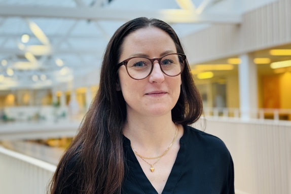 Jenny Li Österman, utbildningsadministratör vid Röda Korsets Högskola. Foto: RKH