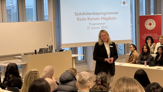Rektor Susanne Georgsson vid programstarten.