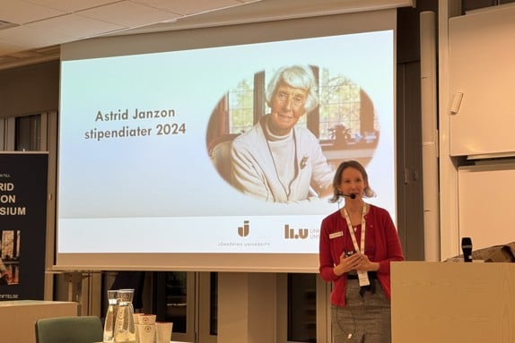 Catarina Nahlén Bose, lektor vid Röda Korsets Högskola presenterar årets stipendiater