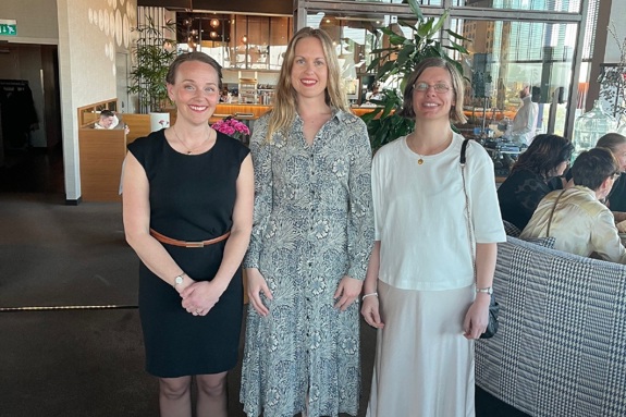 Fr. V. Maria Gottvall, Camilla Stålarm och Jenny Cadstedt på möte med Florence Network. Foto: RKH