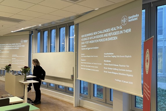 Charlotta van Eggermont Arwidson presenterar sin avhandling. Foto: RKH