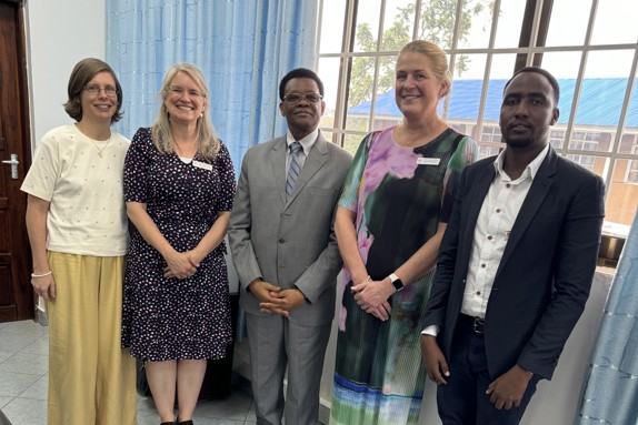 Möte med provosten vid Kilimanjaro Christian Medical University College, professor Ephata Kaaya och professor Susanne Georgsson, rektor vid Röda Korsets Högskola.
