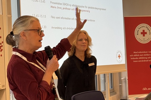 Katarina Brochard och Cecilia Häckter-Ståhl från Röda Korsets Högskola. Foto: RKH