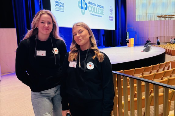 Linnea och Emelie från studentkåren RKHSK. Foto: RKH