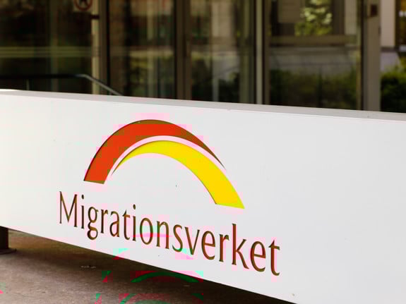 Skylt - Migrationsverket. Foto: Mostphotos