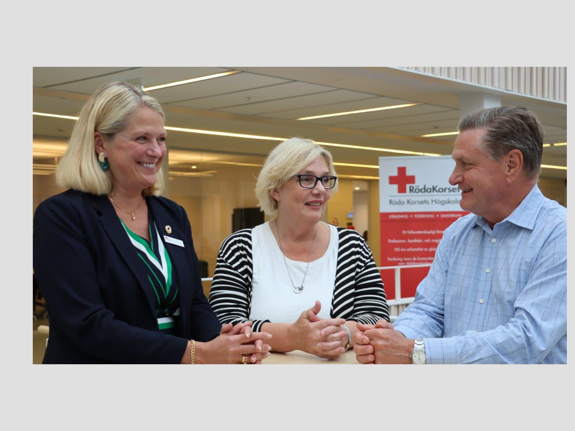 Svenska Röda Korsets nya ordförande på besök på Röda Korsets Högskola.