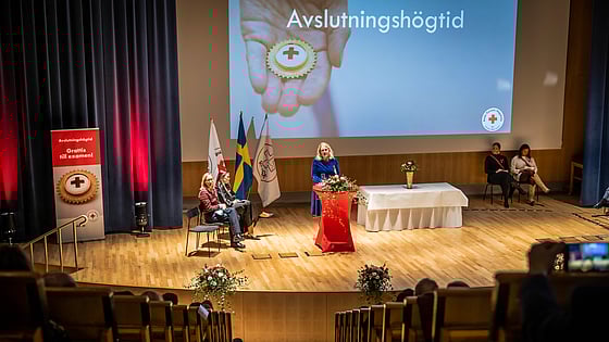 Rektor Susanne Georgsson håller tal. Foto: Jenny Frejing.