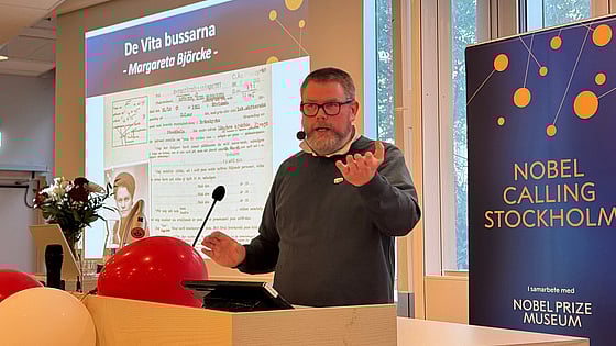 Johan Ekblad, verksamhetsutvecklare och kvalitetssamordnare på Studieförbundet Vuxenskolan i Malmö från Vitabussgruppen vid Svenska Röda Korset Malmökretsen, höll föreläsning om insatsen. Foto: RKH