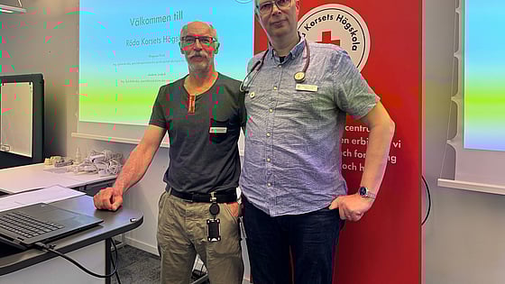 Adjunkterna Magnus Frisk och Joakim Lindell vid Röda Korsets Högskola. Foto: RKH