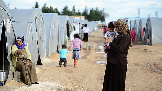 människor i ett flyktingläger. Foto: Mostphotos.