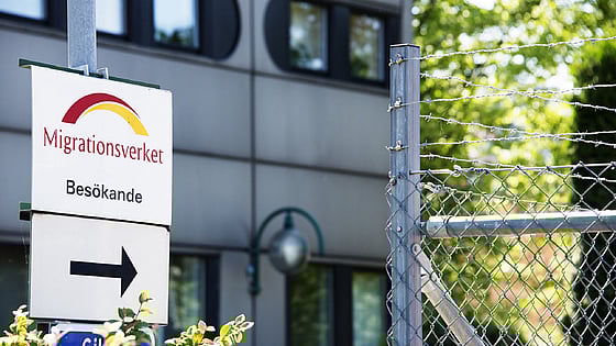 Skylt hos migrationsverket. Foto: Mostphotos