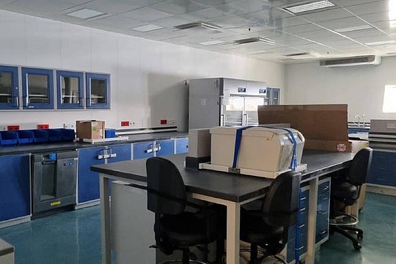 Bild av laboratorium ombord på skeppet.