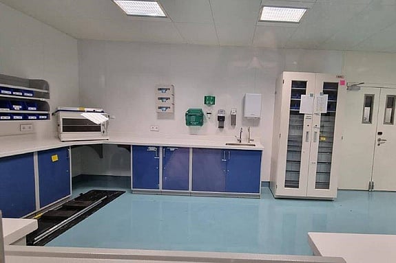 Bild av läkemedelsrum ombord på skeppet.