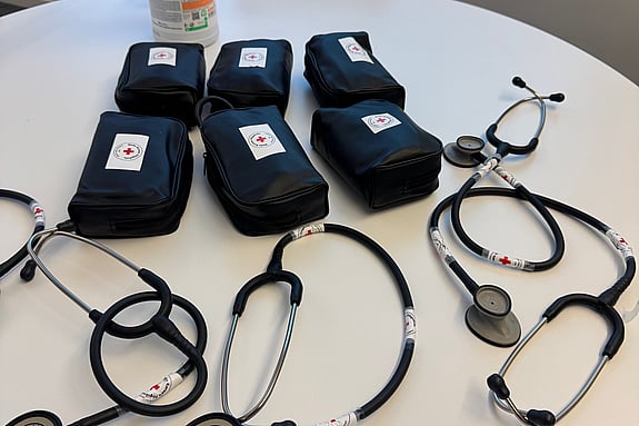 Stetoskop som eleverna fick prova under sommarhögskolan. Foto: RKH