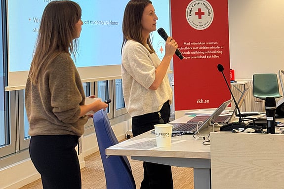 Studie- och karriärvägledarna Emma Lindstedt och Matilda Hedman. Foto: RKH