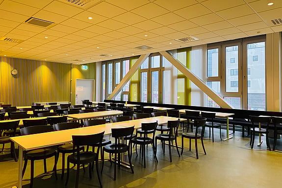 Matsal för studenter finns på plan 5.