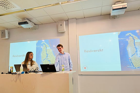 Clara och David berättar om sitt examensarbete på Sri Lanka. Foto: RKH