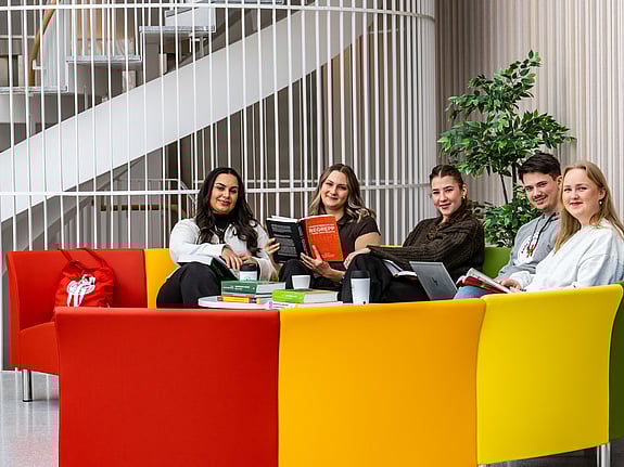 Studenter Röda Korsets Högskola. Foto: Jenny Frejing