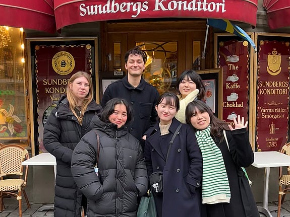 Glada studenter. Foto: RKH