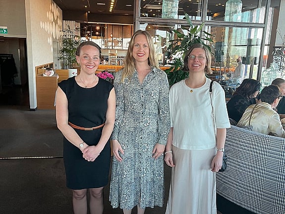 Jenny Cadstedt, Maria Gottvall och högskolans student Camilla Stålarm på möte med Florence Network. Foto: RKH