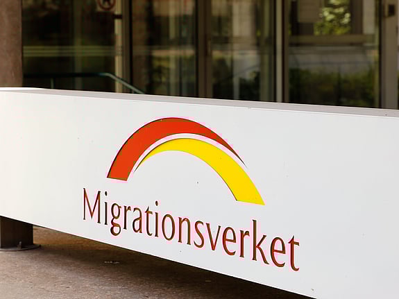 Skylt - Migrationsverket. Foto: Mostphotos