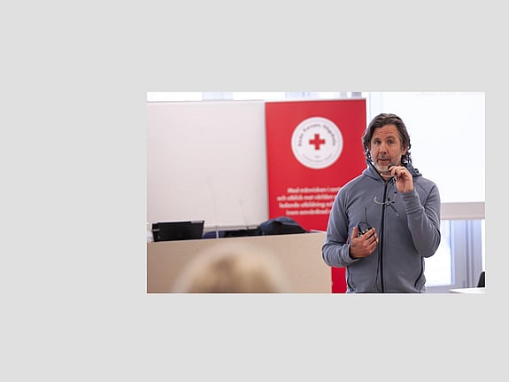 Jason Murphy, Röda Korsets Högskola