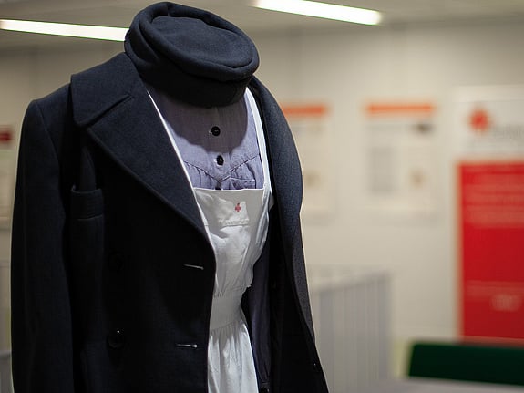 Bild på gammal sjuksköterskeuniform