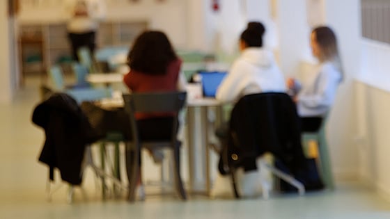 Studenter som studerar i grupp. Foto: RKH